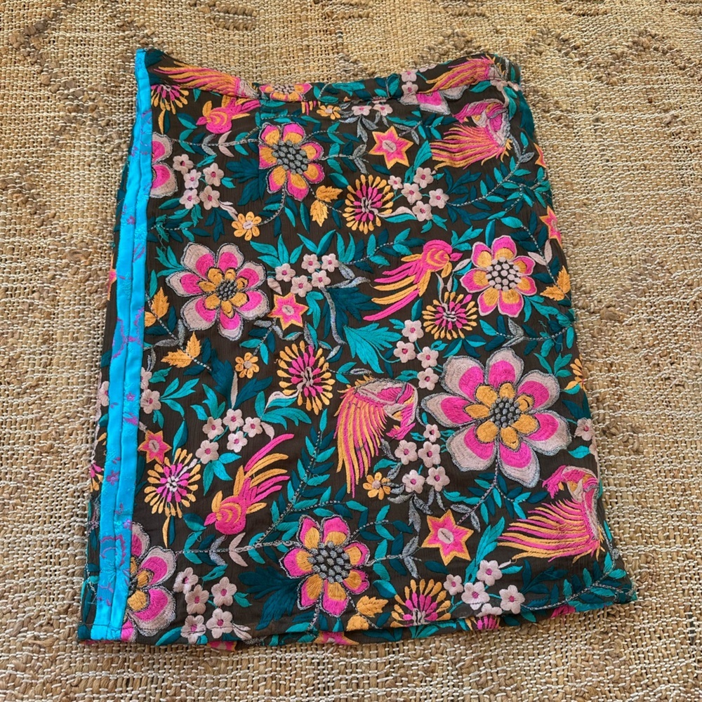 2010s Yoana Baraschi Floral Embroidered Metallic textured Pencil Skirt - Picture 2 of 8